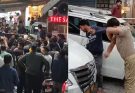 बड़ी खबर: मालरोड पर एंट्री को लेकर बवाल। PRD जवान ने युवक को मारा थप्पड़, स्थानीय लोगों में आक्रोश, जमकर हंगामा