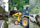 वीडियो: नैनीताल-हल्द्वानी राष्ट्रीय राजमार्ग पर भूस्खलन, मार्ग बाधित। कार पर गिरा बोल्डर, देखें….